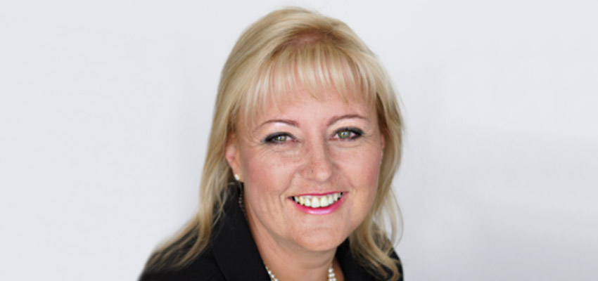 Lynda White