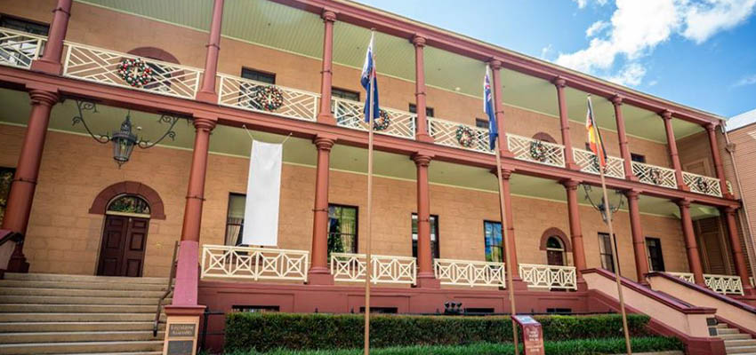 Labor pushes to ban agents from local councils