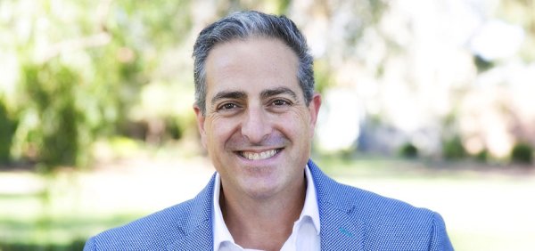 Manos Findikakis 2 reb